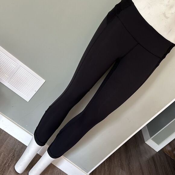 Lululemon Just Breathe Crop
Black Size 4 - Picture 3 of 4